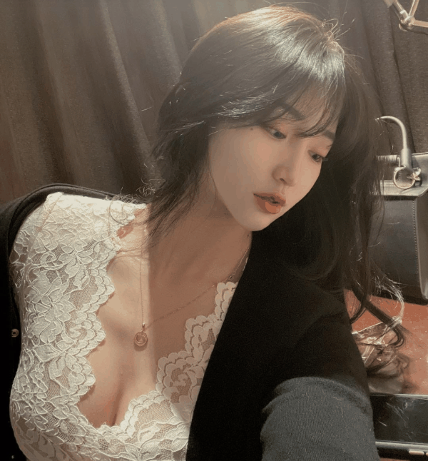 福田真空裸选嫩妹场【内附联系方式】